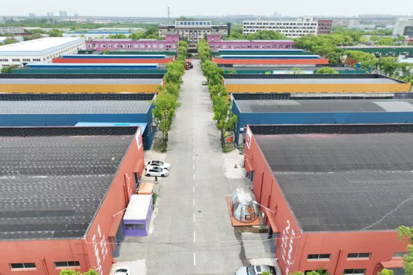 “竖店”风浪：一家扑克牌企业决定去作念短剧 | 申不雅察