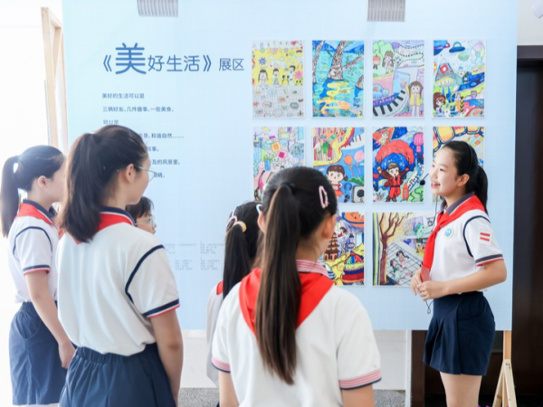 墙画里的好意思育课，体验中的生存路：上海这所学校用艺术点亮成长